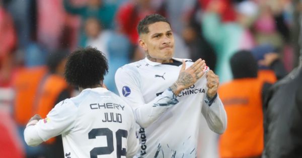 ¡Paolo Guerrero, un 'Depredador' del gol! Delantero peruano anotó un doblete a favor de LDU contra Defensa y Justicia (VIDEO)
