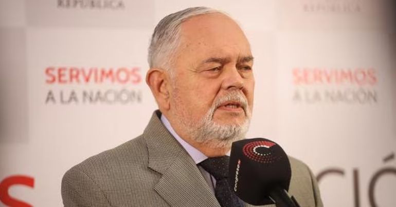 Jorge Montoya: “Debemos reducir la cantidad de comisiones y ministerios”