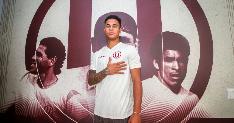 ¡El primer refuerzo para el 2024! Christopher Olivares fue presentado como nuevo jugador de Universitario