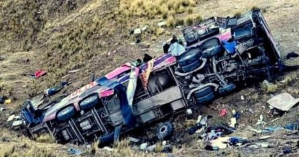 Portada: Tragedia en Ayacucho: abren investigación contra choferes de bus siniestrado en accidente que dejó más de 20 muertos