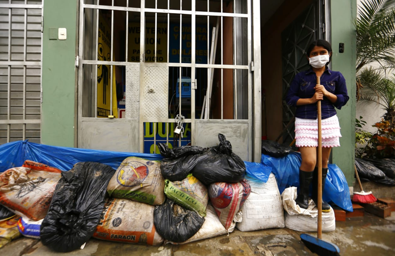 Jefe de defensa Civil pide evacuar pobladores y demoler casas afectadas