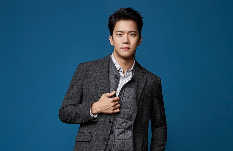 Ha Seok Jin firma contrato exclusivo con C-JeS Entertainment