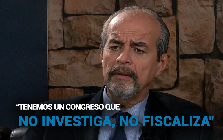 Portada: Mauricio Mulder: “Tenemos un Congreso que se arrodilla y hace lo que quiere Vizcarra”