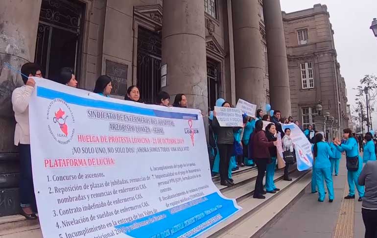 Enfermeras de Hospital Loayza protestan por falta de equipos médicos