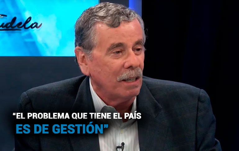 Portada: Fernando Rospigliosi: “La seguridad no es un problema de ley”