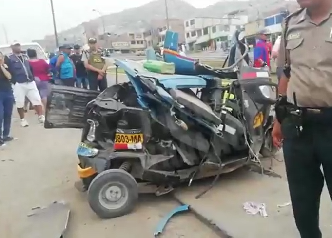 Ventanilla: Padre e hijo mueren en fatal accidente tras despiste de camión