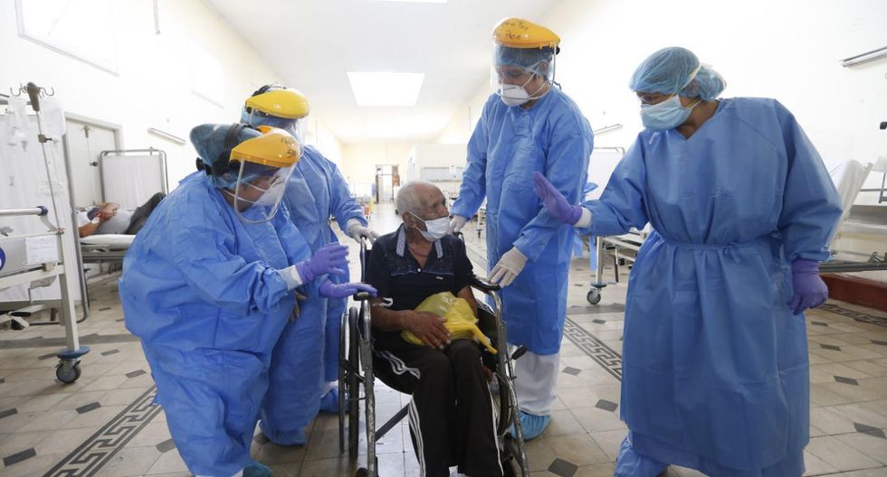 Hombre de 90 años logró vencer al Covid-19 en el Perú.