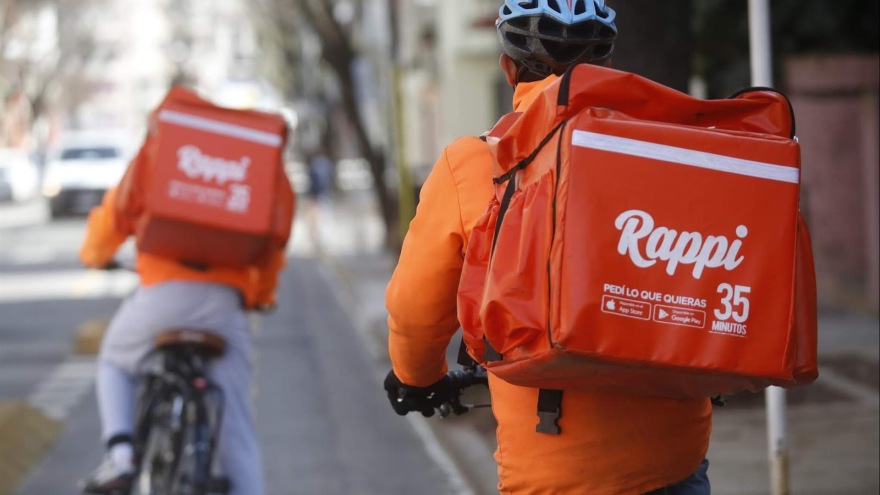 Empresa de delivery "Rappi" reconoce su error tras aglomeración de trabajadores sin respetar medidas de prevención.