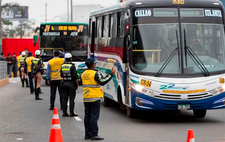 Portada: Transporte urbano se paralizaría desde este martes en Lima y Callao