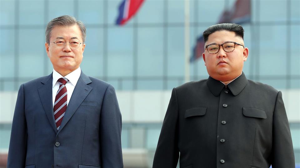 Portada: Corea del Norte decide cortar canales de comunicación con el "enemigo", Corea del Sur