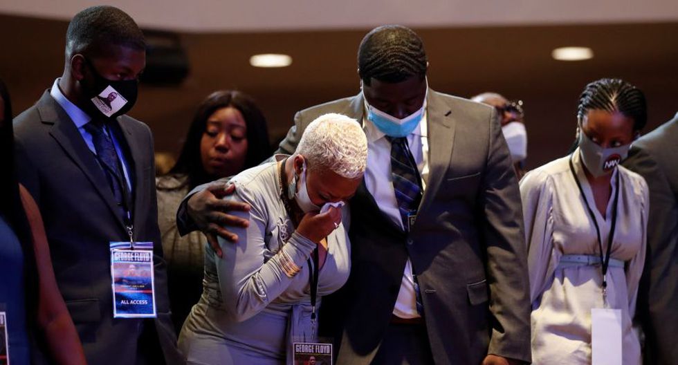 Cientos de personas le dieron el último adiós a George Floyd en funeral en Minneapolis