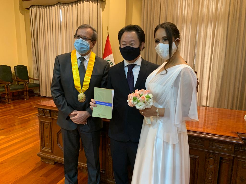 Kenji Fujimori contrajo matrimonio civil esta tarde en Miraflores