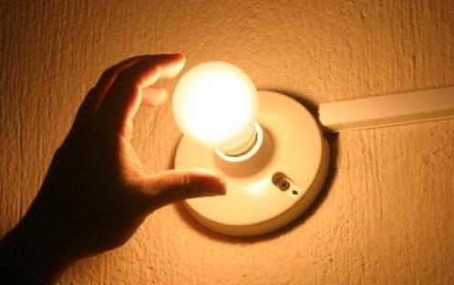 Gobierno aprueba "bono de electricidad" para cubrir pagos de recibos de luz desde marzo