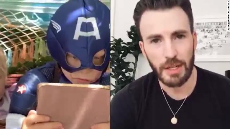 Chris Evans le regalará el escudo del "Capitán América" al niño que salvó a su hermana del ataque de un perro