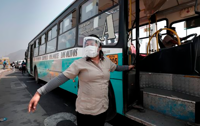 Uso de protectores faciales será obligatorio en el transporte público