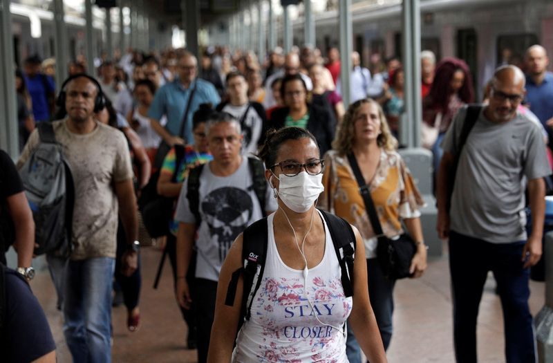 OMS afirma que Brasil llegó a una "meseta" de casos de Covid-19