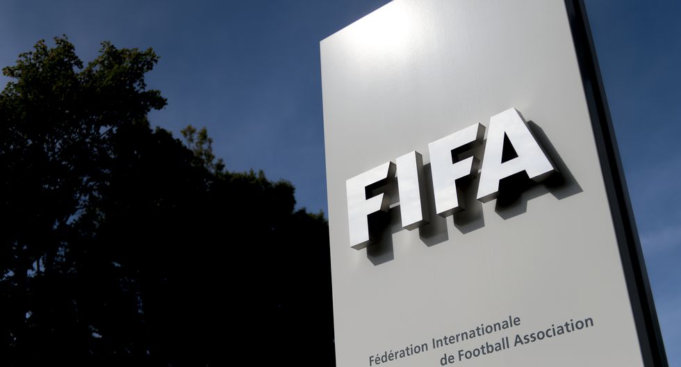 FIFA otorgará 1,500 millones de dólares a federaciones de fútbol para combatir la pandemia