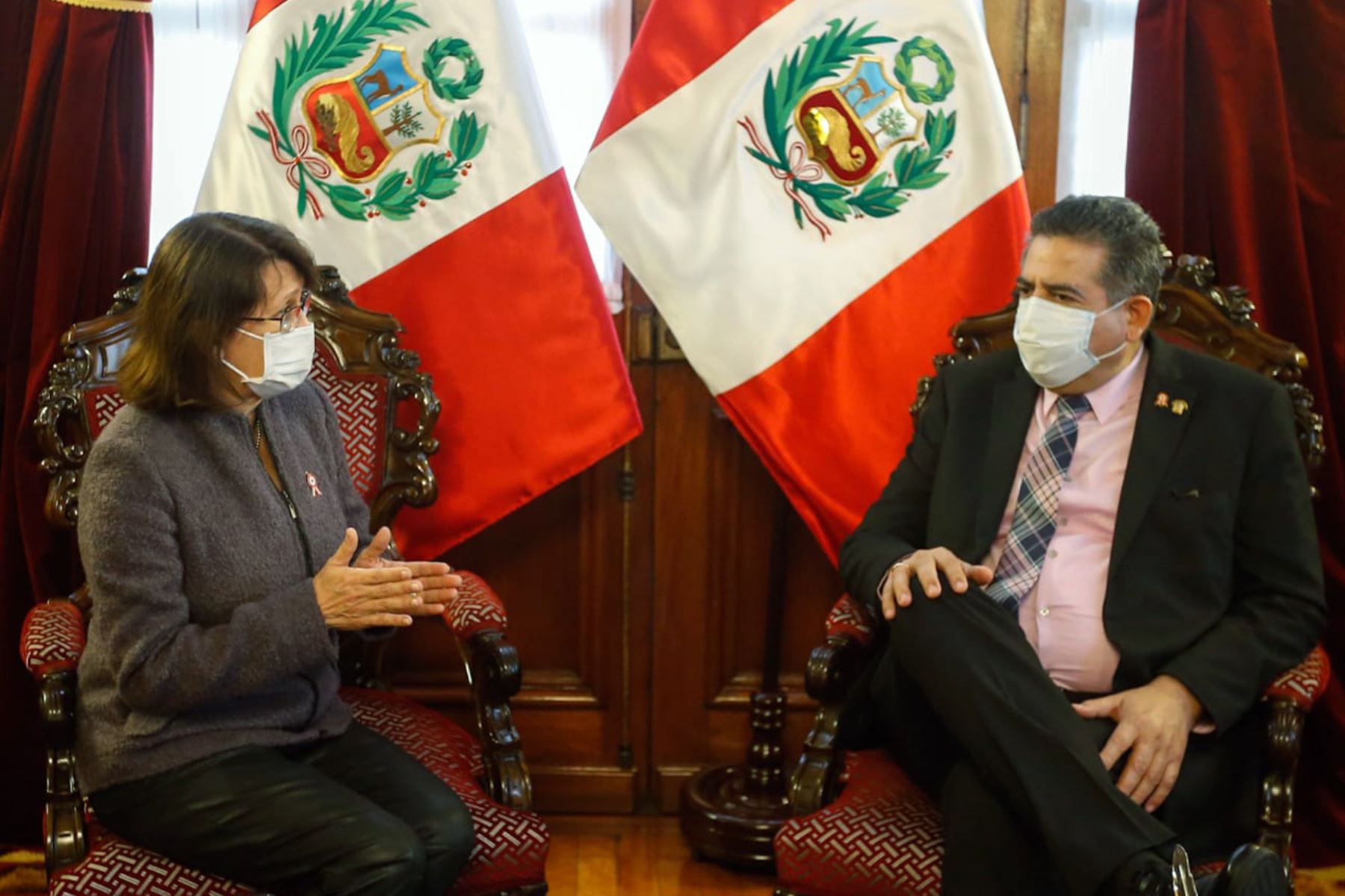 Pilar Mazzetti se reunió hoy con el presidente del Congreso Manuel Merino