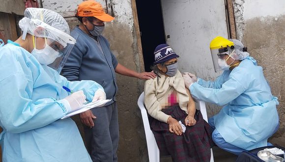 Se han reportado 6,790 nuevos casos y 196 fallecidos por covid-19 en el Perú en las últimas 24 horas