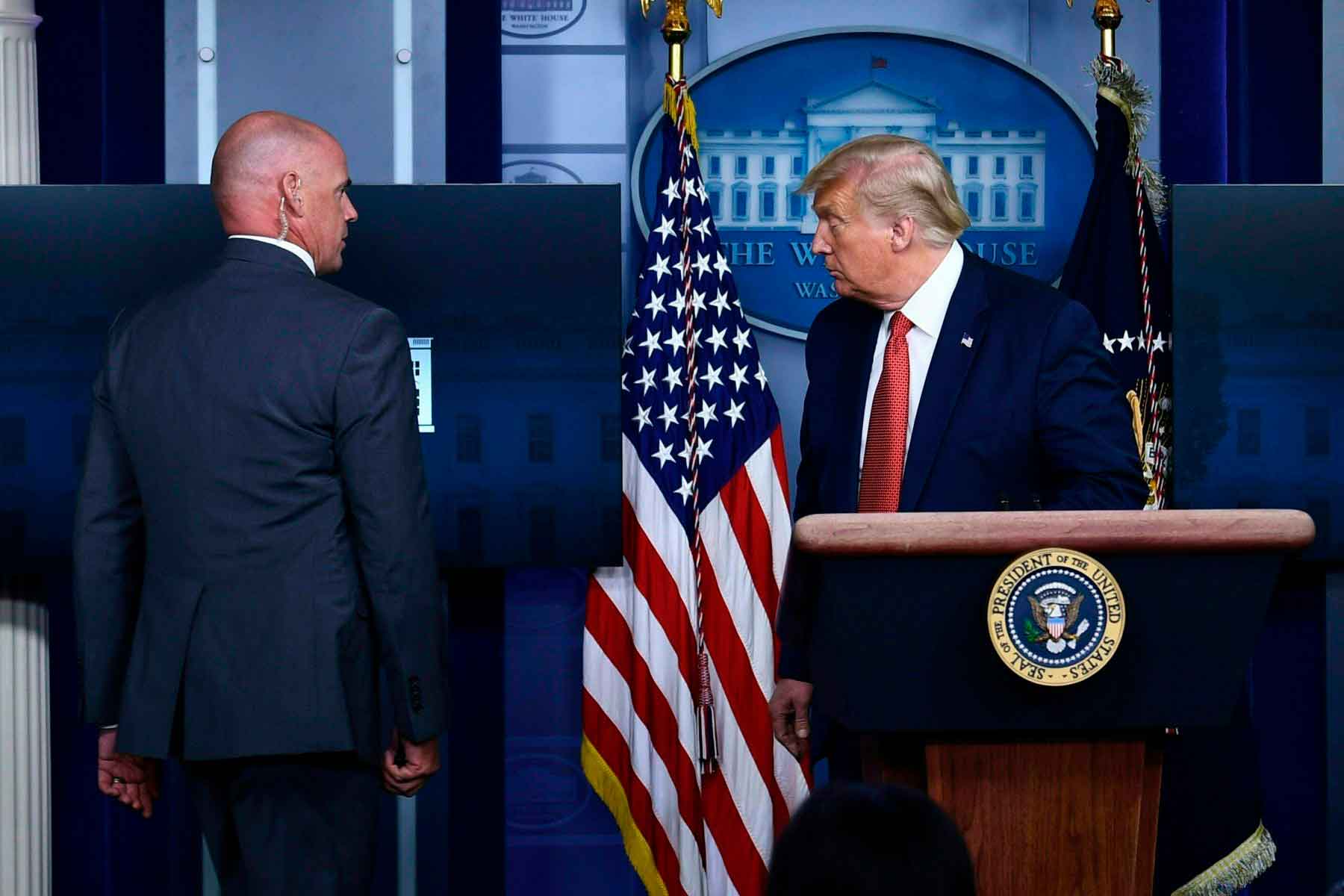 Conferencia de Trump es interrumpida por tiroteo fuera de la Casa Blanca