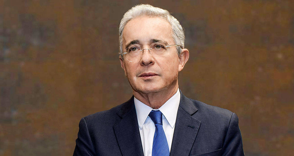 Portada: Ordenan detención domiciliaria contra expresidente colombiano Álvaro Uribe