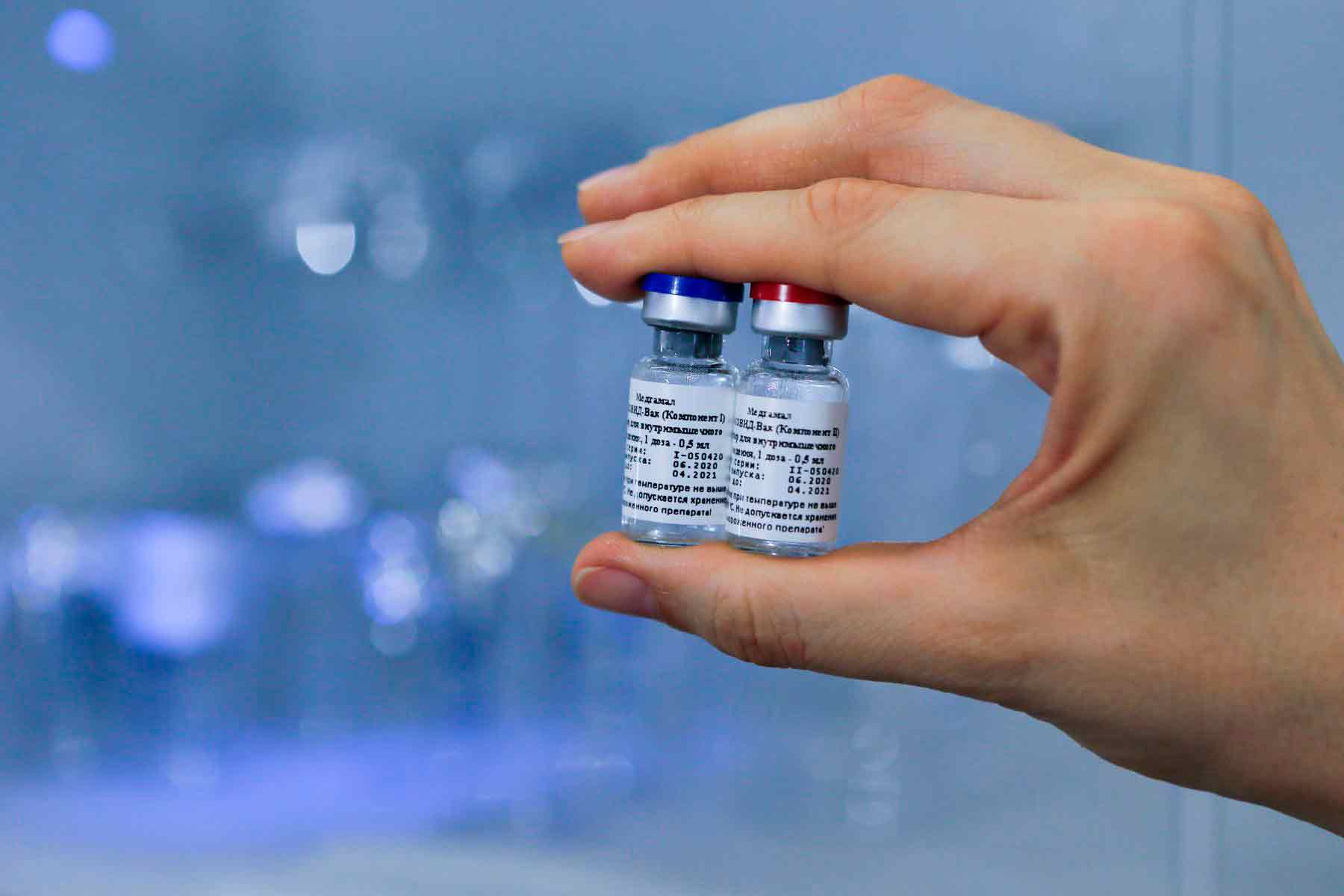 Portada: OMS alerta sobre los riesgos del uso prematuro de una vacuna contra el coronavirus