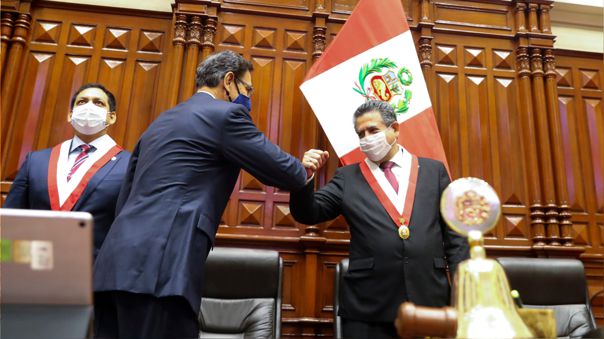 Portada: Martín Vizcarra se reúne hoy con Manuel Merino en Palacio de Gobierno