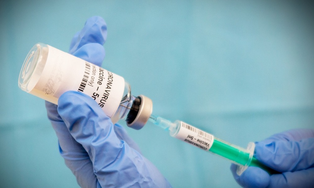 Portada: Voluntario español en los ensayos de la candidata a vacuna de Oxford contrajo el coronavirus