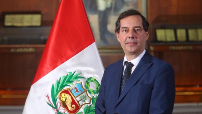 Portada: Jaime Gálvez Delgado juró como ministro de Energía y Minas