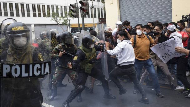 Portada: Protestas y marchas a nivel nacional tras vacancia presidencial y juramentación de Manuel Merino