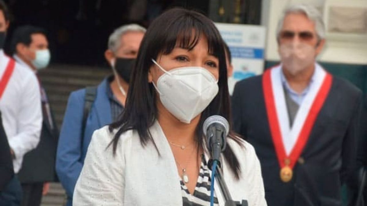 Mirtha Vásquez afirmó considerar saludable una reestructuración dentro de la PNP