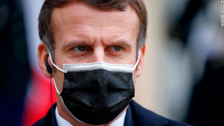 Emmanuel Macron dio positivo por coronavirus y estará aislado una semana