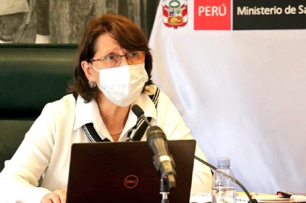 Portada: Pilar Mazzetti retiró calificativo "traición a la patria" a médicos que atienden en clínicas