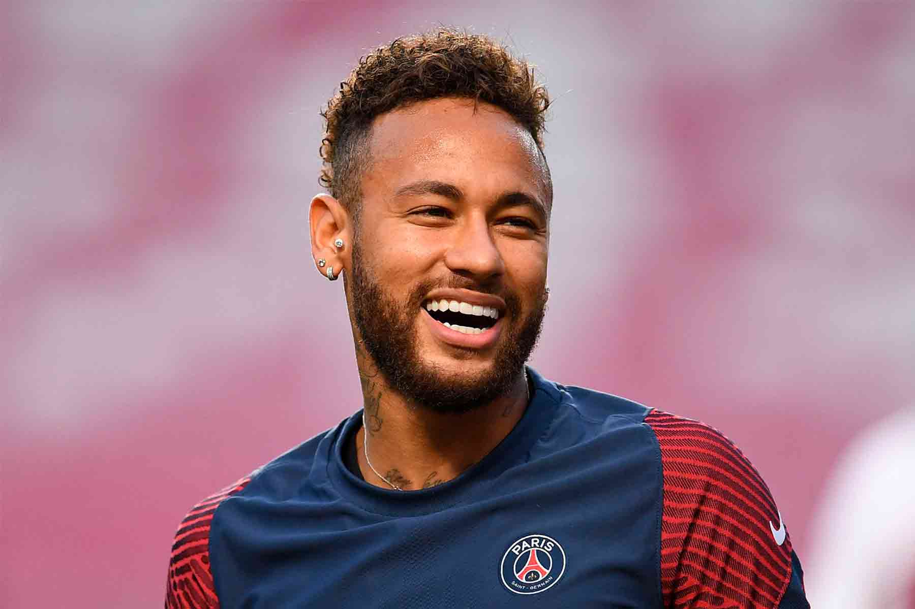 Neymar organiza fiesta navideña de cinco días con 500 invitados durante pandemia