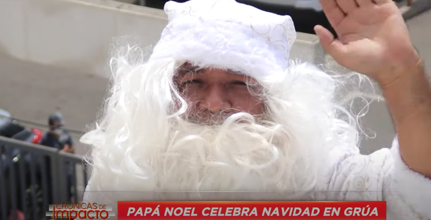 Portada: Crónicas de Impacto: Papá Noel celebra la navidad en grúa