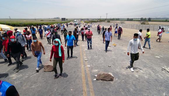 Portada: Trabajadores agroexportadores de Ica y La Libertad vuelven a bloquear la Panamericana