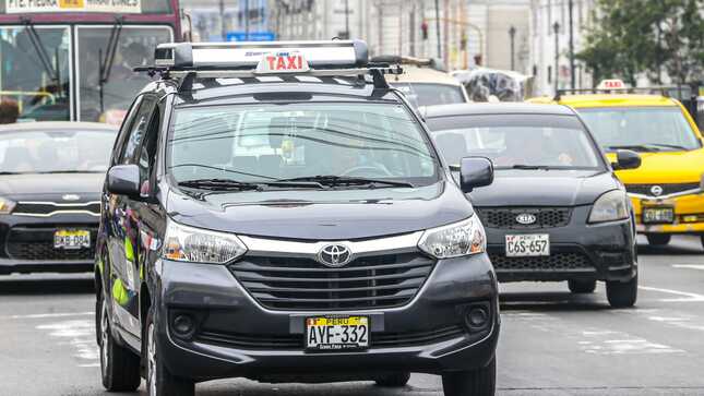 Taxistas podrán llevar desde hoy hasta tres pasajeros