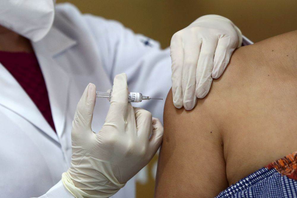 Portada: Universidad de Oxford y AstraZeneca inició ensayos clínicos de su vacuna en Perú