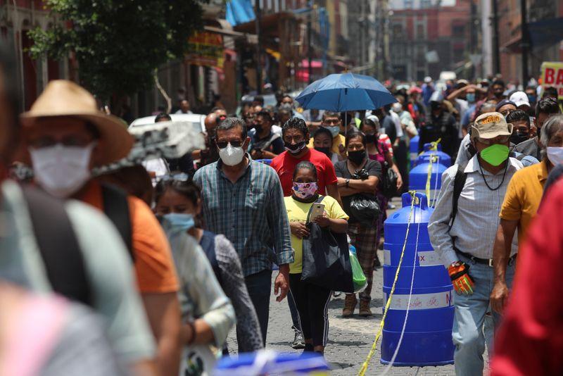 OPS: Total de casos de coronavirus en América subió un 30%