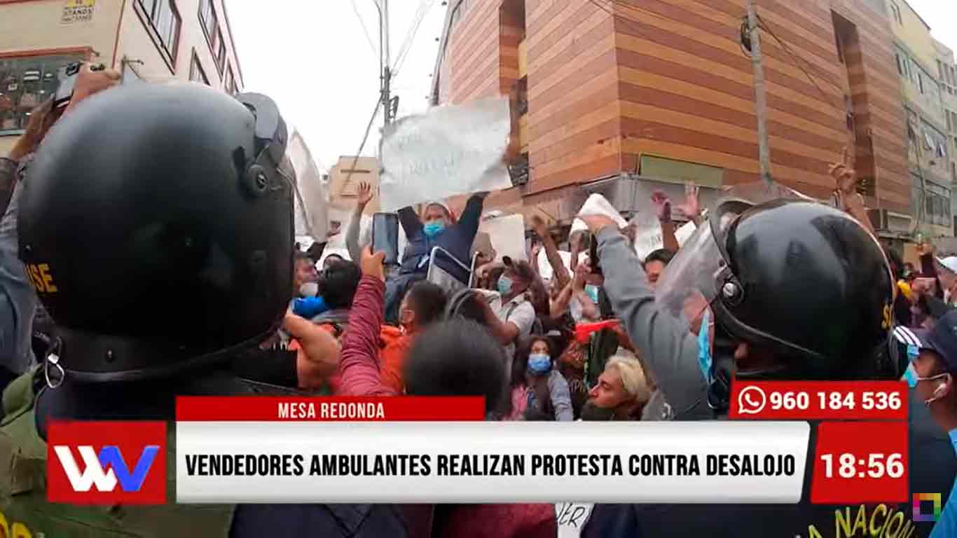 Portada: Mesa Redonda: Vendedores ambulantes realizan protesta contra desalojo