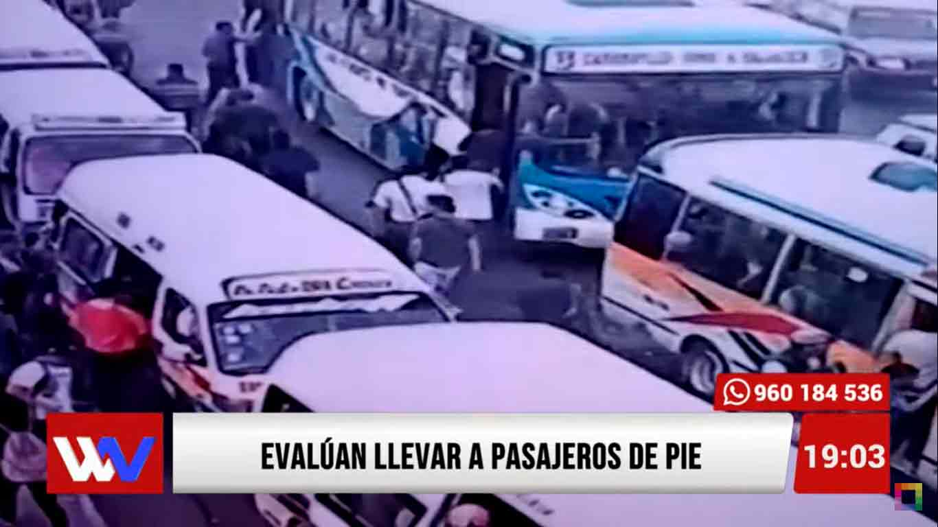 Portada: Evalúan llevar pasajeros de pie en el transporte público