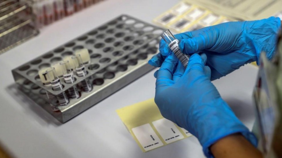 Millón de vacunas de Sinopharm están listas para ser recogidas, afirma ministra Astete