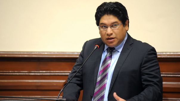 Rennán Espinoza revela que un funcionario de la PCM le ofreció en octubre una vacuna de Sinopharm