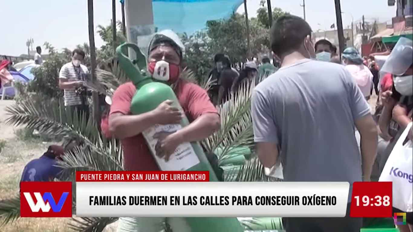 Familias duermen en las calles para conseguir oxígeno