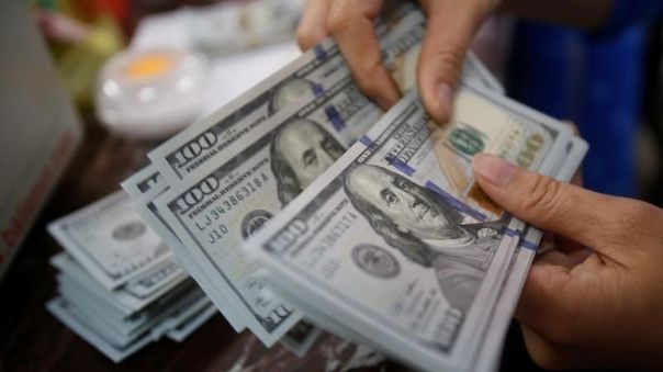 Tipo de cambio: Dólar se dispara a S/ 3.76 a media jornada de hoy