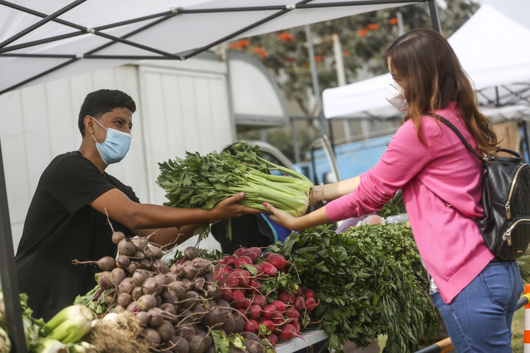 Semana Santa: qué actividades comerciales están permitidas y en qué horarios