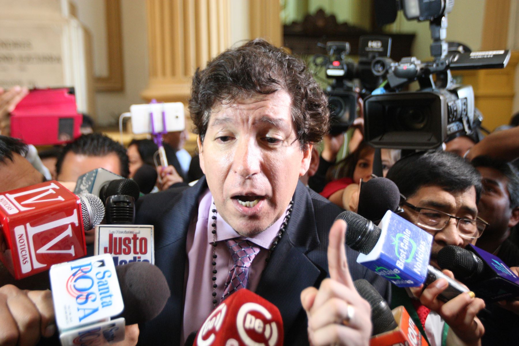 Portada: Congreso oficializa acusación contra exmiembro del CNM Iván Noguera