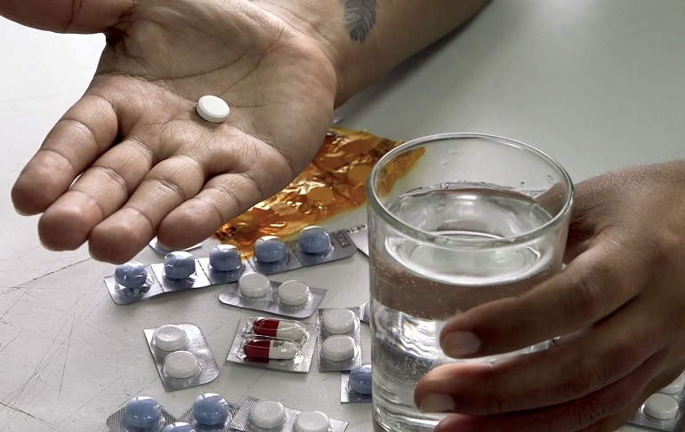 EsSalud: Automedicación y uso excesivo de fármacos aumenta hasta 28% riesgo de mortalidad en pacientes COVID-19