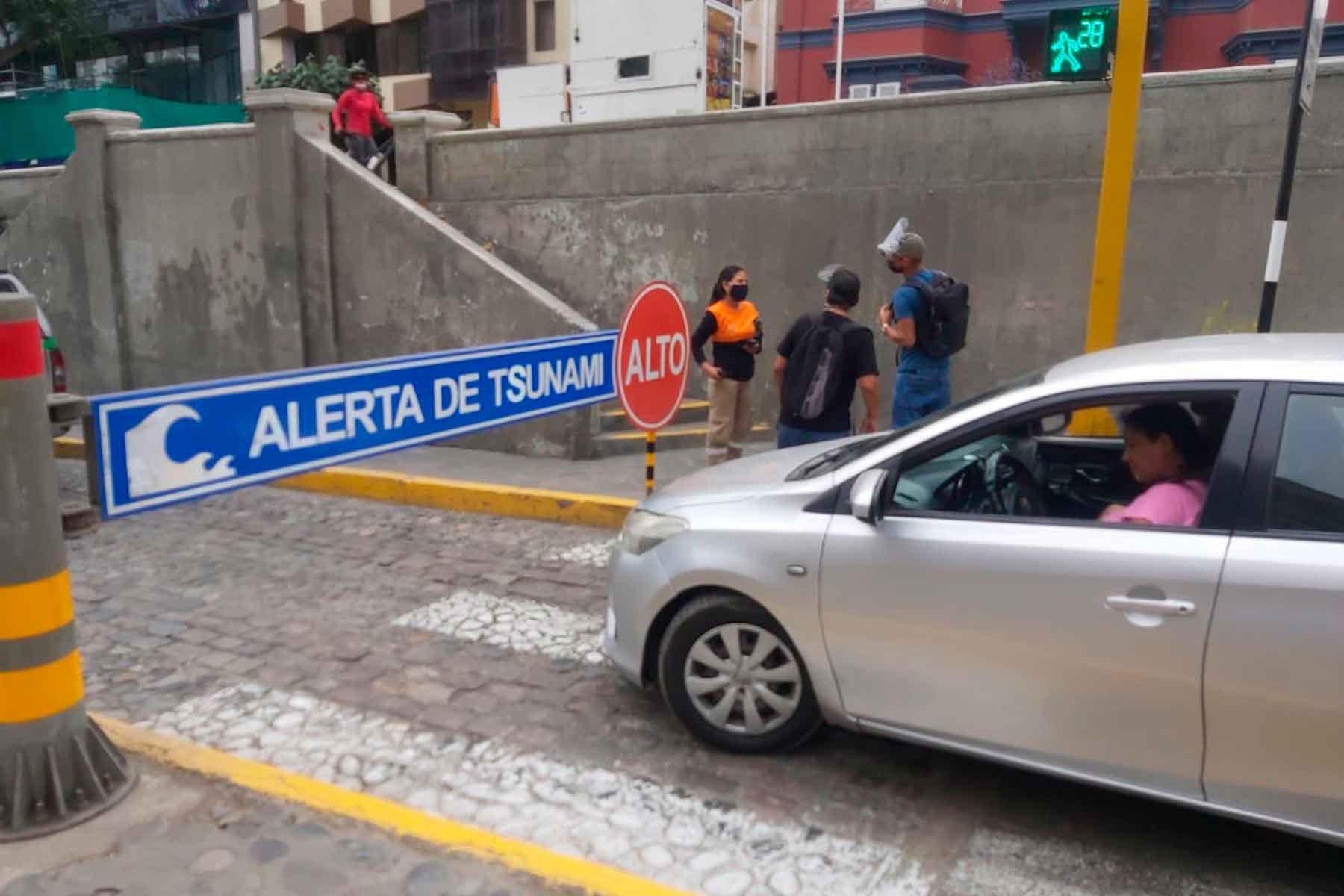 Portada: Municipalidad de Miraflores cierra circuito de playas ante alerta de tsunami