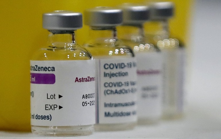 Portada: Holanda suspendió el uso de la vacuna AstraZeneca por posibles efectos secundarios